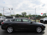 Used 2017 Chrysler 200 Limited Platinum image 5