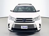Used 2019 Toyota Highlander XLE image 2