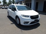 New 2025 Chrysler Pacifica Select image 2