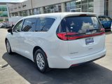 Used 2023 Chrysler Pacifica Touring-L image 2
