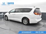 Used 2023 Chrysler Pacifica Touring-L image 4