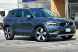 Certified 2022 Volvo XC40 T5 Momentum w/ Premium Package image 2
