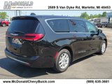 Used 2023 Chrysler Pacifica Touring-L image 4
