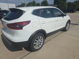 Used 2022 Nissan Rogue Sport S image 3