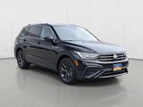 Used 2022 Volkswagen Tiguan SE w/ Panoramic Sunroof Package image 3