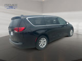 Used 2022 Chrysler Voyager LX image 5