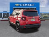 Used 2022 Jeep Renegade Latitude image 3