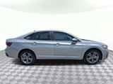 Used 2024 Volkswagen Jetta SE image 2