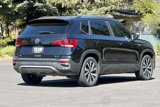 Used 2022 Volkswagen Taos SE w/ Panoramic Sunroof Package image 4