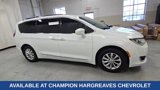 Used 2018 Chrysler Pacifica Touring-L image 2