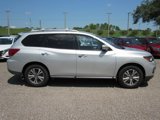 Used 2020 Nissan Pathfinder S image 2