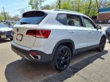Used 2022 Volkswagen Taos SE w/ Panoramic Sunroof Package image 5