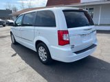 Used 2016 Chrysler Town & Country Touring image 5