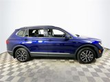 Used 2021 Volkswagen Tiguan SE w/ Panoramic Sunroof Package image 2