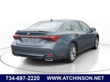 Used 2022 Toyota Avalon XLE image 3