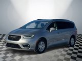 Used 2021 Chrysler Pacifica Touring-L image 5