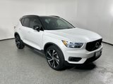 Used 2021 Volvo XC40 T5 R-Design image 3