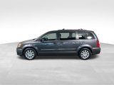 Used 2015 Chrysler Town & Country Touring image 3