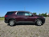 Used 2018 Chevrolet Traverse LT image 2