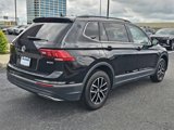 Used 2021 Volkswagen Tiguan SE w/ Panoramic Sunroof Package image 4