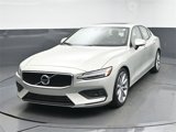 Used 2020 Volvo S60 T5 Momentum image 3