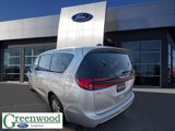 Used 2023 Chrysler Pacifica Touring-L image 3