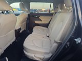 Used 2022 Toyota Highlander XLE image 5