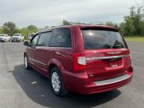 Used 2015 Chrysler Town & Country Touring image 5