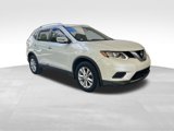 Used 2016 Nissan Rogue SV image 2