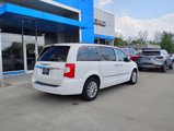 Used 2015 Chrysler Town & Country Touring-L w/ Driver Convenience Group image 5