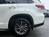 Used 2017 Toyota Highlander XLE image 4