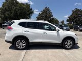 Used 2016 Nissan Rogue SV w/ SV Premium Package image 2