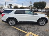Used 2021 Ford Explorer XLT w/ Equipment Group 202A image 4