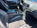 Used 2019 Jeep Grand Cherokee Altitude image 4