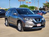 Used 2017 Nissan Rogue SV image 2