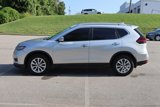 Used 2018 Nissan Rogue SV w/ Premium Package image 2