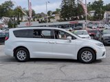 Used 2022 Chrysler Pacifica Touring-L image 5