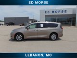 Used 2018 Chrysler Pacifica Touring-L w/ Advanced Safetytec Group image 2