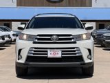 Used 2017 Toyota Highlander XLE image 2