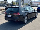 Used 2017 Volkswagen Golf SE image 4