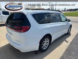 Used 2022 Chrysler Pacifica Touring-L image 6