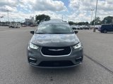 Used 2022 Chrysler Pacifica Touring-L image 2