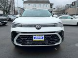 New 2025 Volkswagen Taos SEL image 2