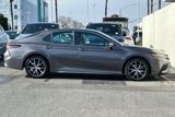 Used 2022 Toyota Camry SE image 3