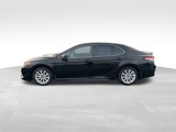 Used 2018 Toyota Camry SE image 2