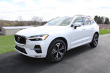 Used 2022 Volvo XC60 B5 Momentum image 4