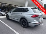 Used 2022 Volkswagen Tiguan SE R-Line image 3