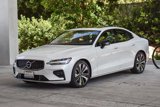 Used 2022 Volvo S60 B5 Momentum w/ Premium Package image 3