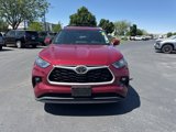 Used 2022 Toyota Highlander XLE image 2