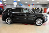 Used 2019 Porsche Cayenne w/ Premium Package image 3